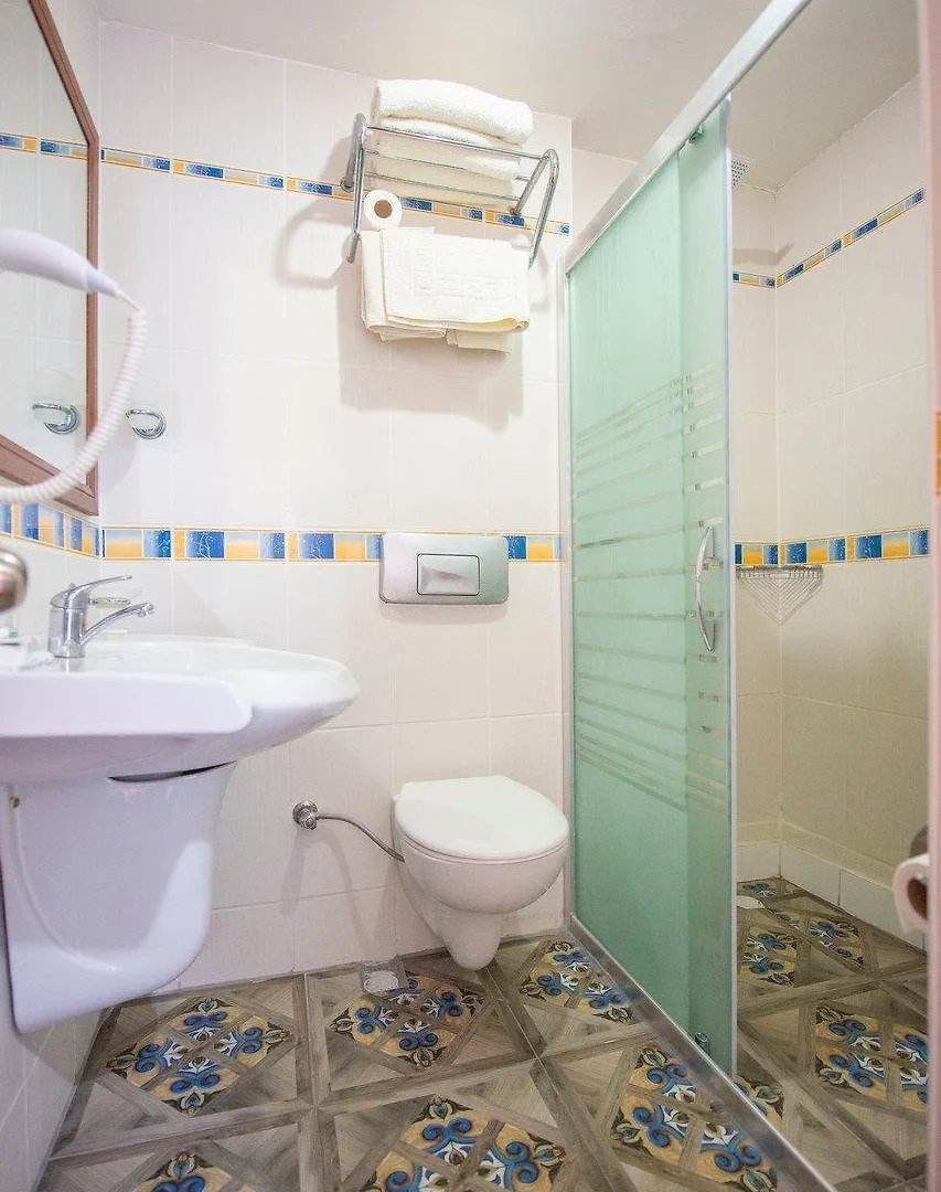White Hotel Oludeniz 3*,