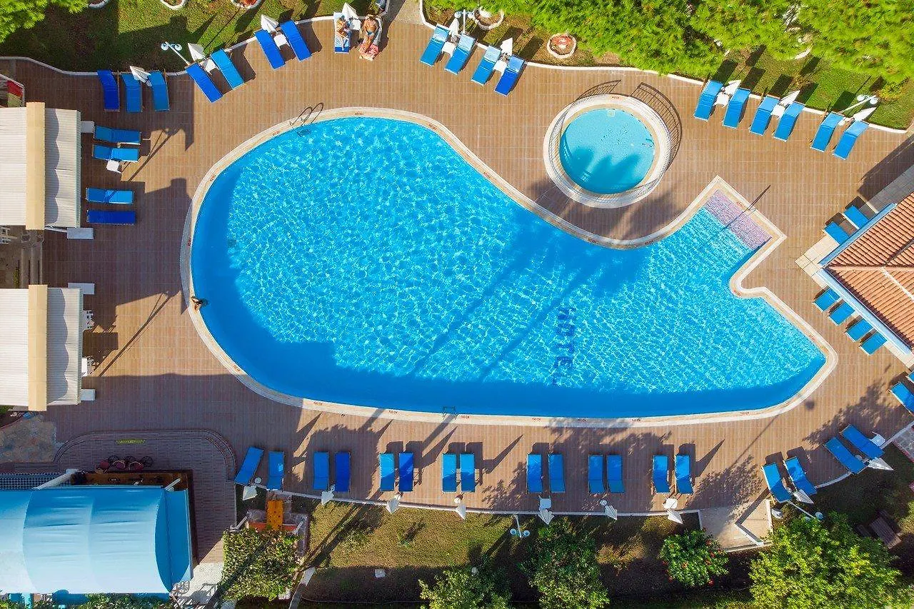 White Hotel Oludeniz 3*,