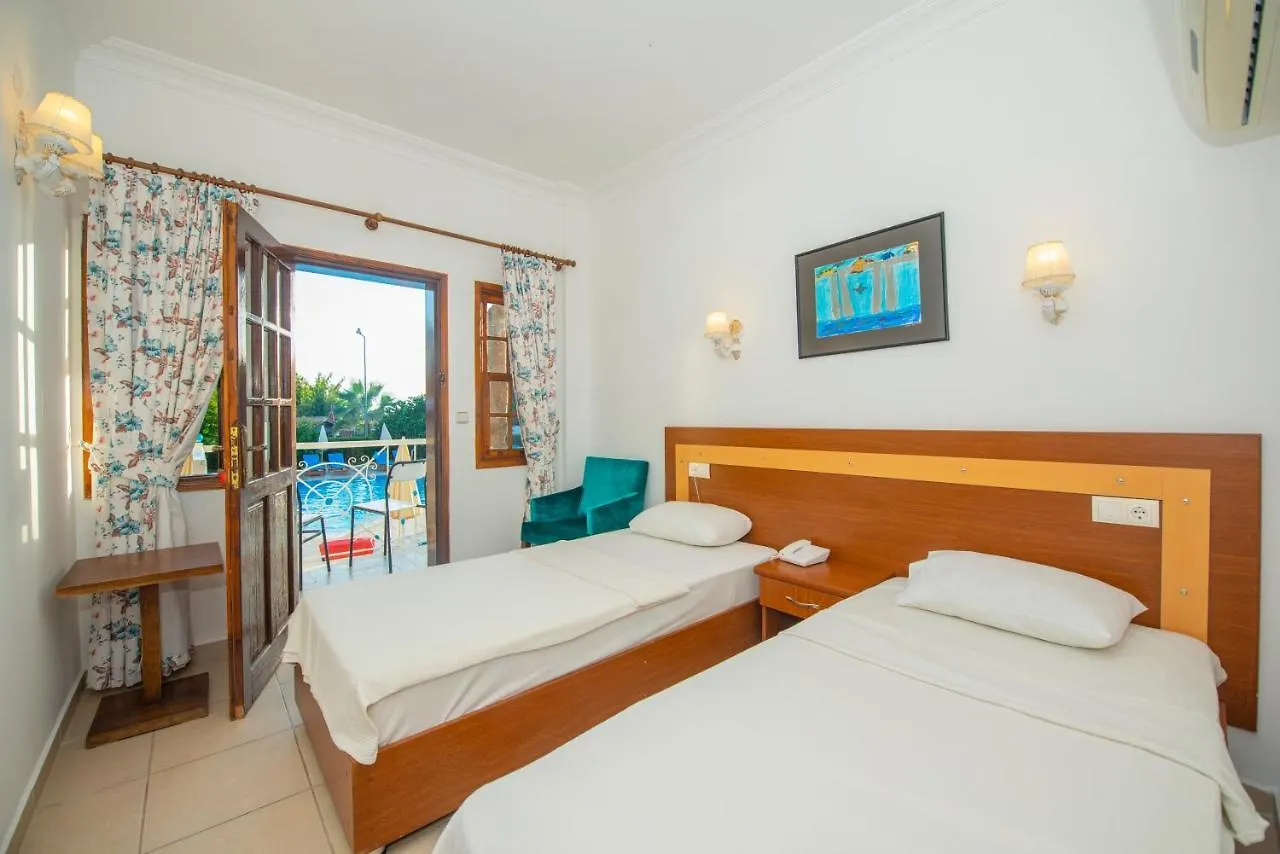 White Hotel Oludeniz 3*,